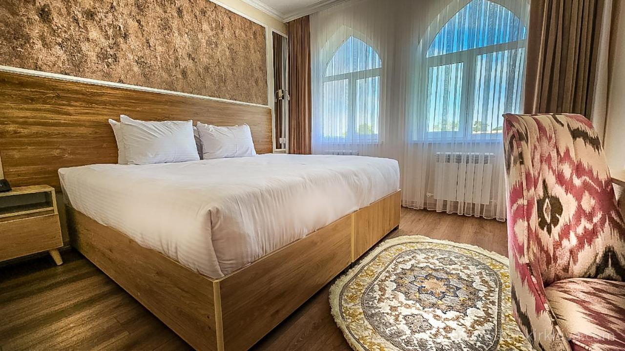 Hotel Bankir Chiva Exteriér fotografie